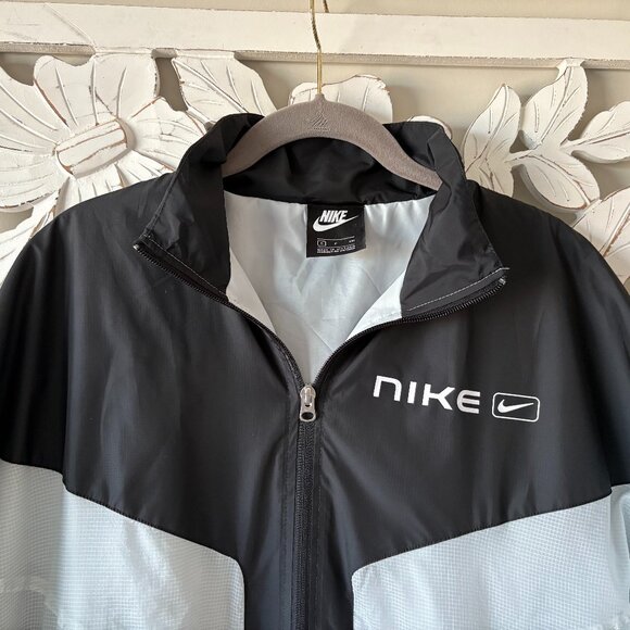 Nike Two Tone Windbreaker - Picture 2 of 9